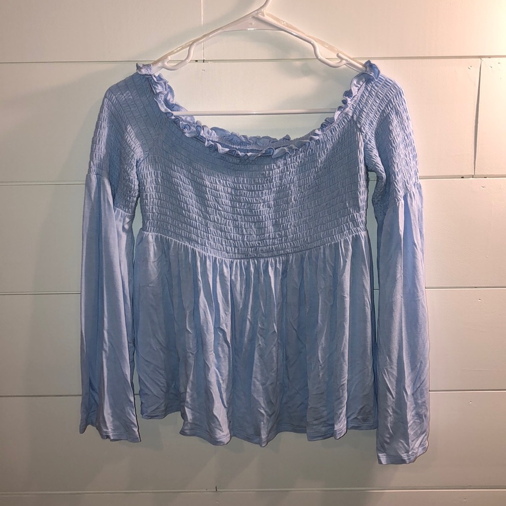 Off-the-shoulder ribbed shirt